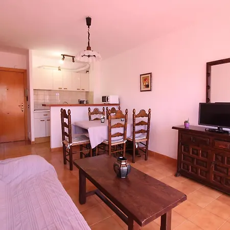 公寓 Centrico Con Terraza Y Acceso Cercano A La Playa, Bares Y Mercado En - Es-228-181 *