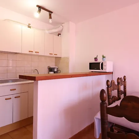Centrico Con Terraza Y Acceso Cercano A La Playa, Bares Y Mercado En - Es-228-181 * 艾姆布里亚布拉瓦