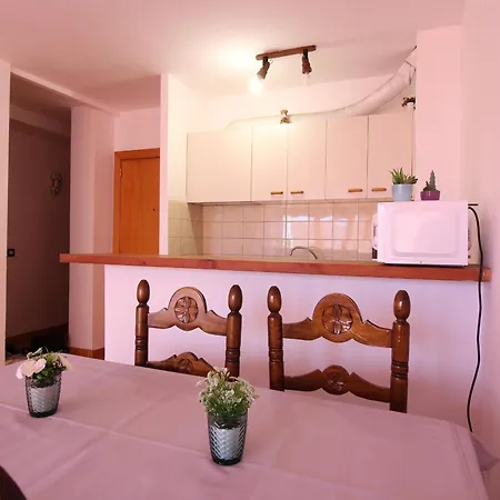 Centrico Con Terraza Y Acceso Cercano A La Playa, Bares Y Mercado En - Es-228-181